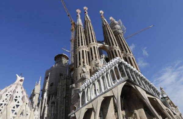 Протестующие перекрыли вход в храм Святого Семейства в Барселоне Протестующие перекрыли вход в храм Святого Семейства в Барселоне